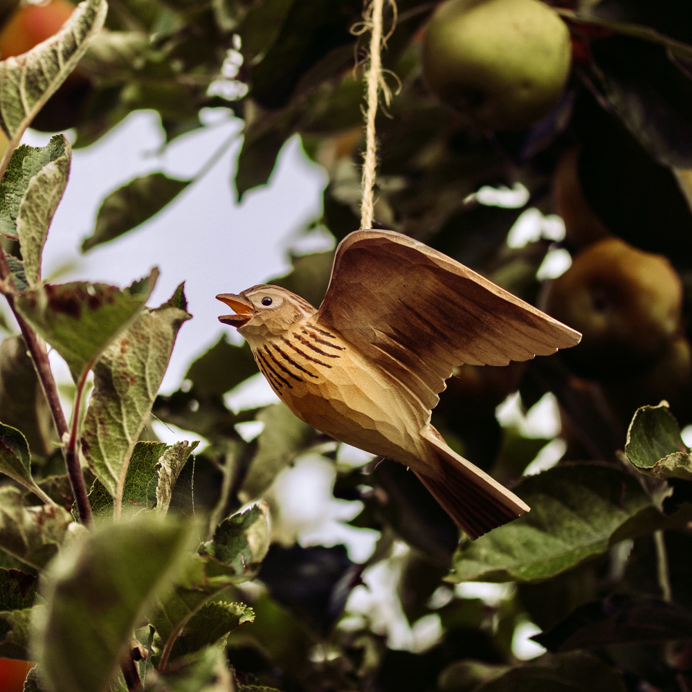 Oiseau en bois Wildlife Garden - alouette des champs - Image 2
