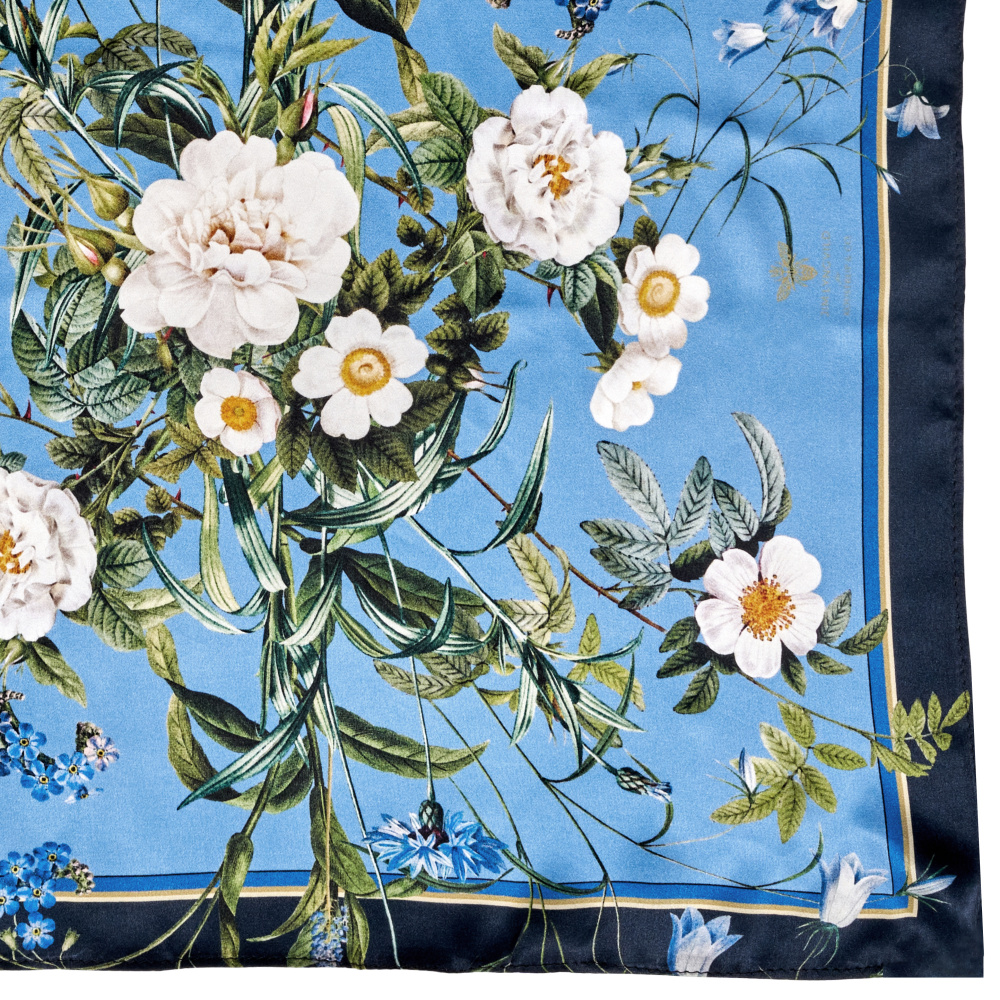 Jim Lyngvild silketørklæde, 50x50 - Blue Flower Garden - Billede 2