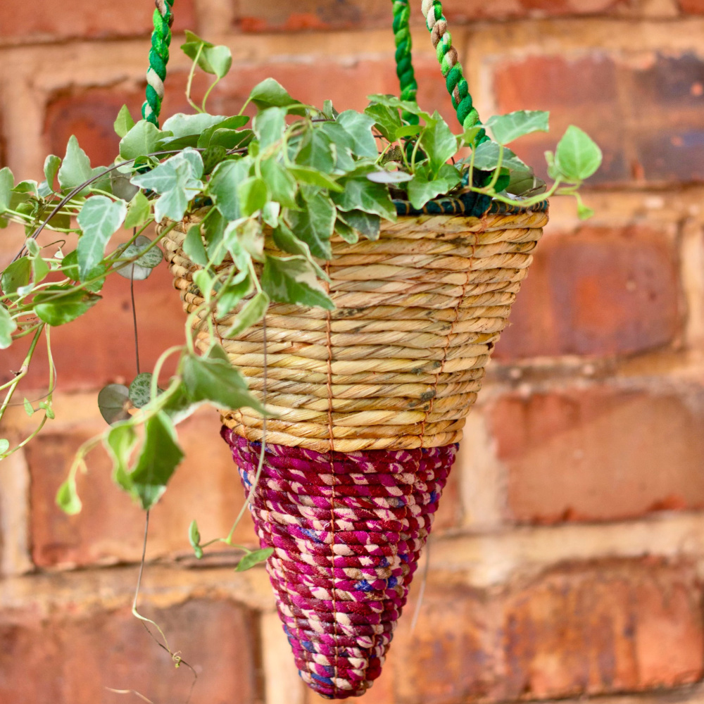 Wildlife World hanging flower pot - conical - Image 7
