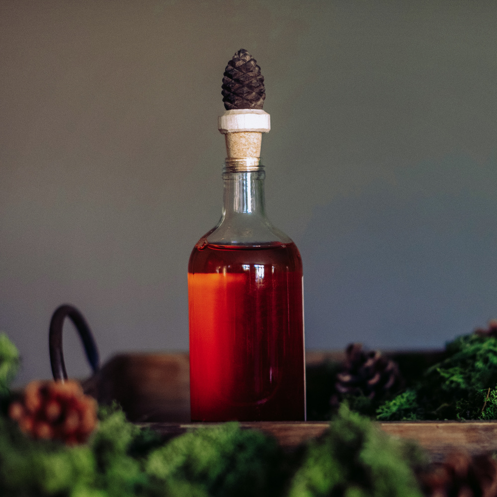 Wildlife Garden Bottle Stopper - Pinecone - Image 3
