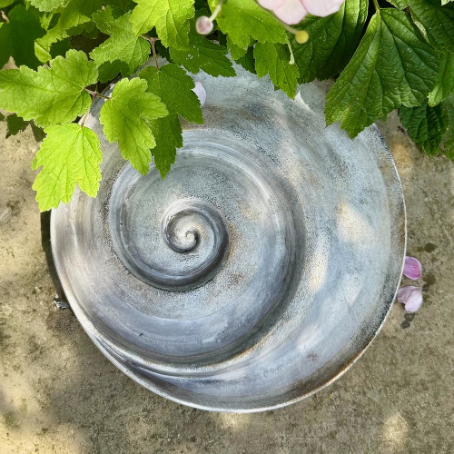 ELDgarden fågelbad i fossildesign