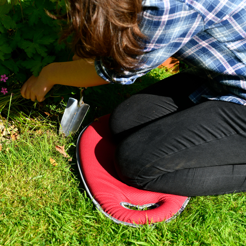 Burgon & Ball knee pad - Sangria red - Image 2