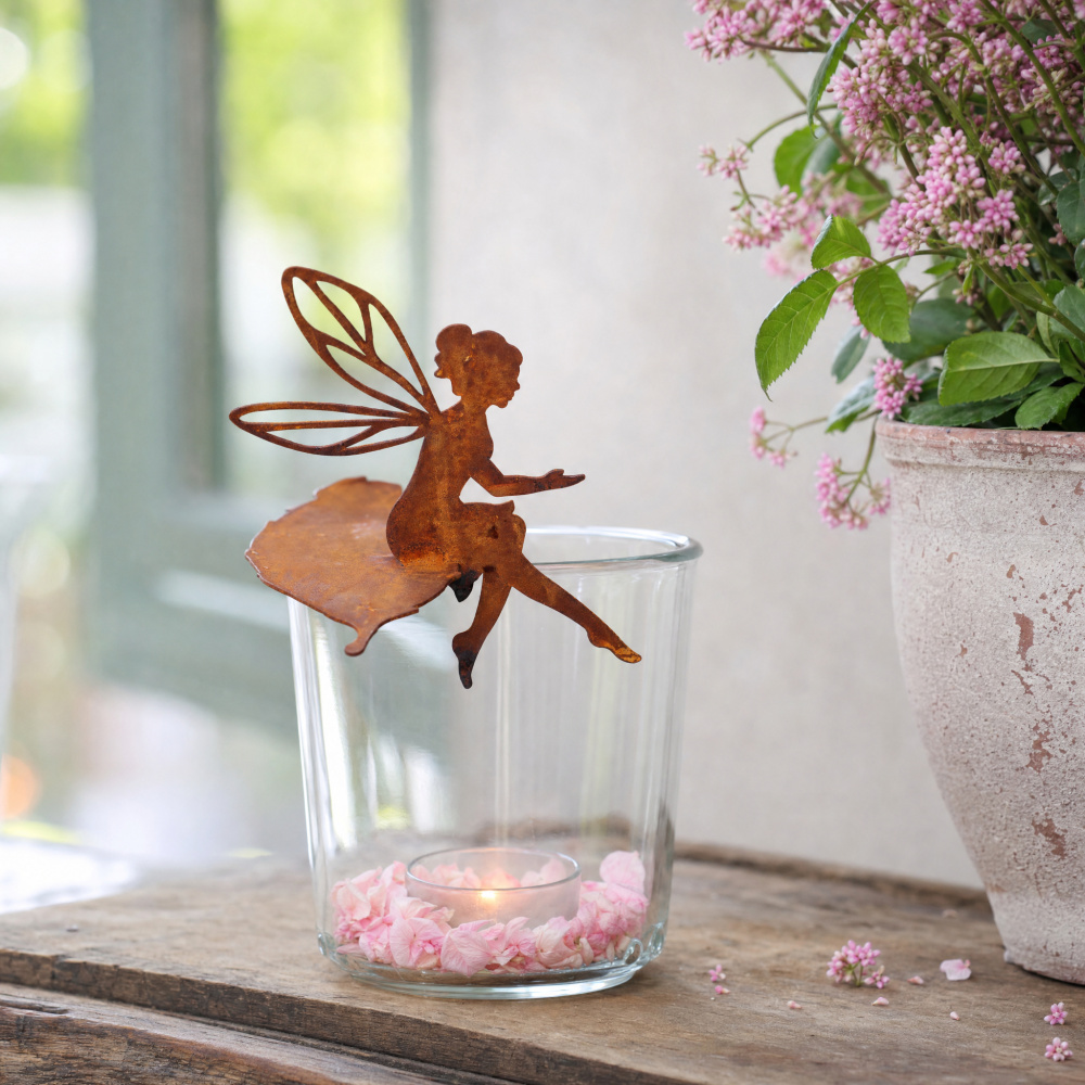 Dana's iron figurine - Fairy sitting on a leaf - Image 4