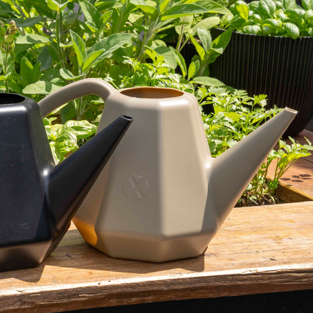 Xala Doppio watering can, 2 L - Olive grey - Image 2