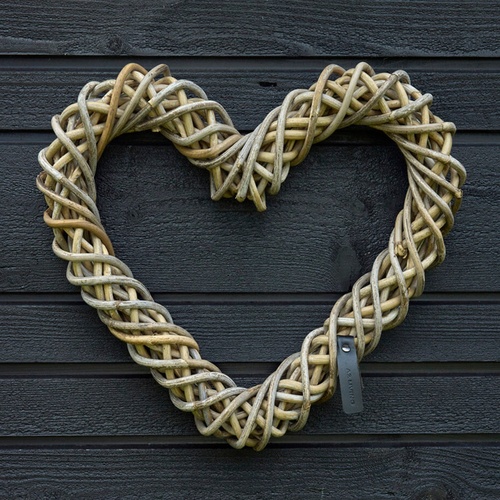 A2 Living decorative rattan heart