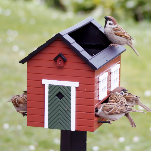 Wildlife Garden bird feeder with bird bath - red