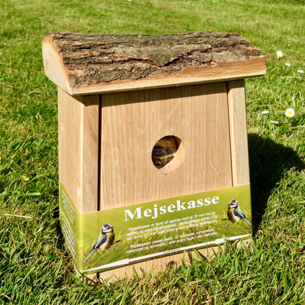 Hercules tit nest box with bark roof