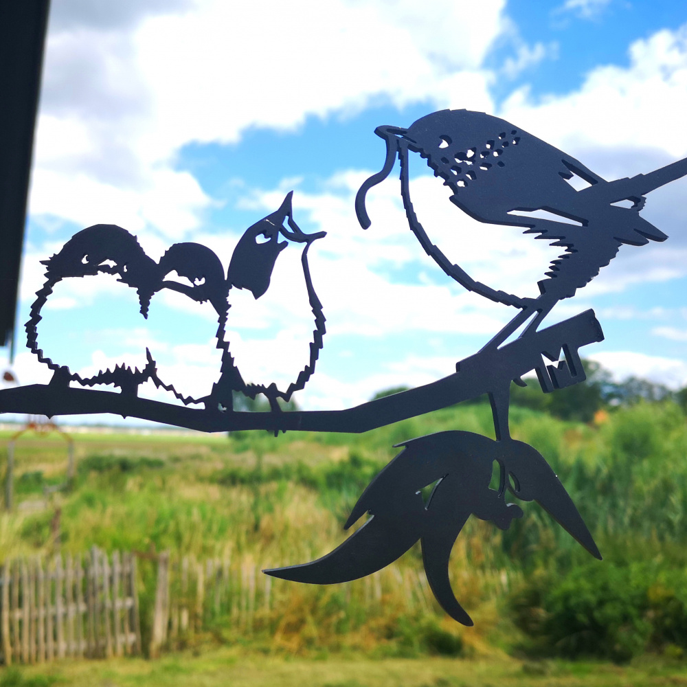 Metalbird fågel i cortenstål - gärdsmyg m. ungar